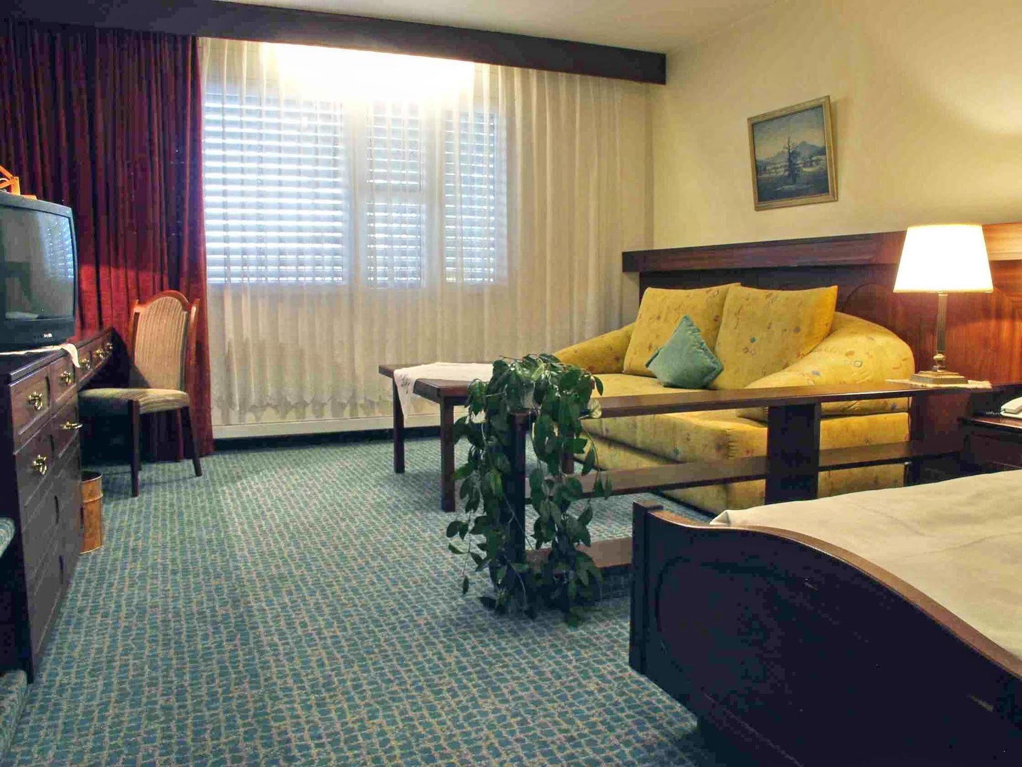 Akzent Hotel Restaurant Altdorfer Hof Weingarten  Habitación foto